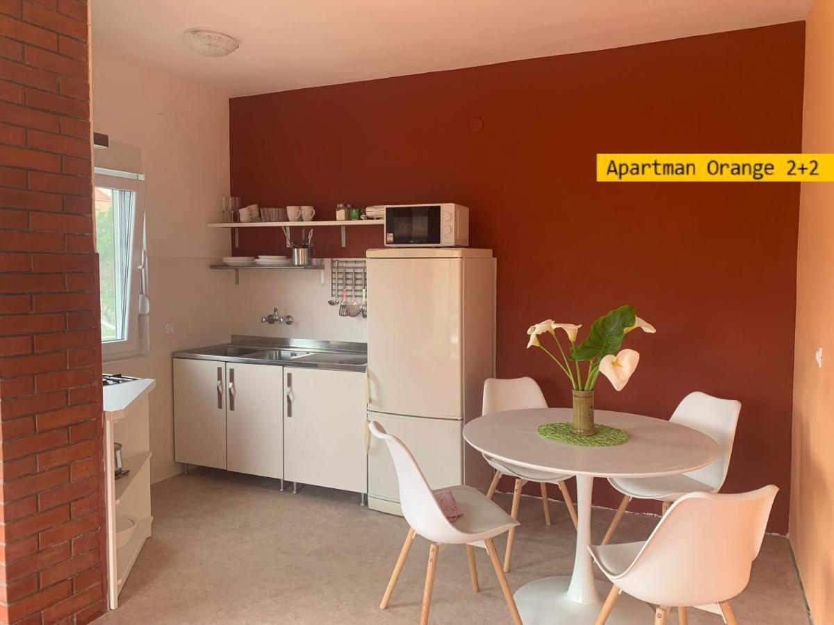 Apartments Garden House ポドゥゴラ エクステリア 写真