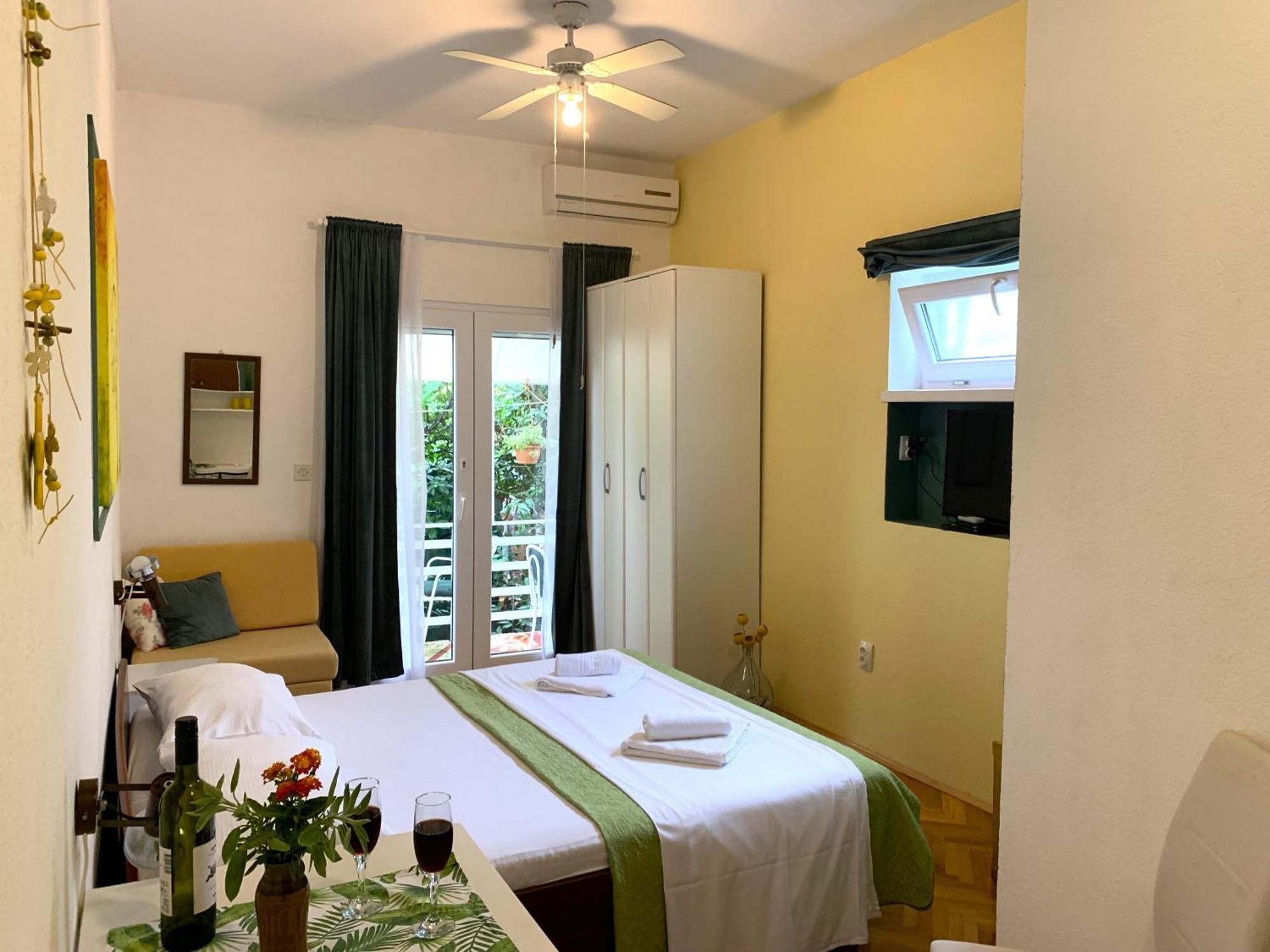 Apartments Garden House ポドゥゴラ 部屋 写真