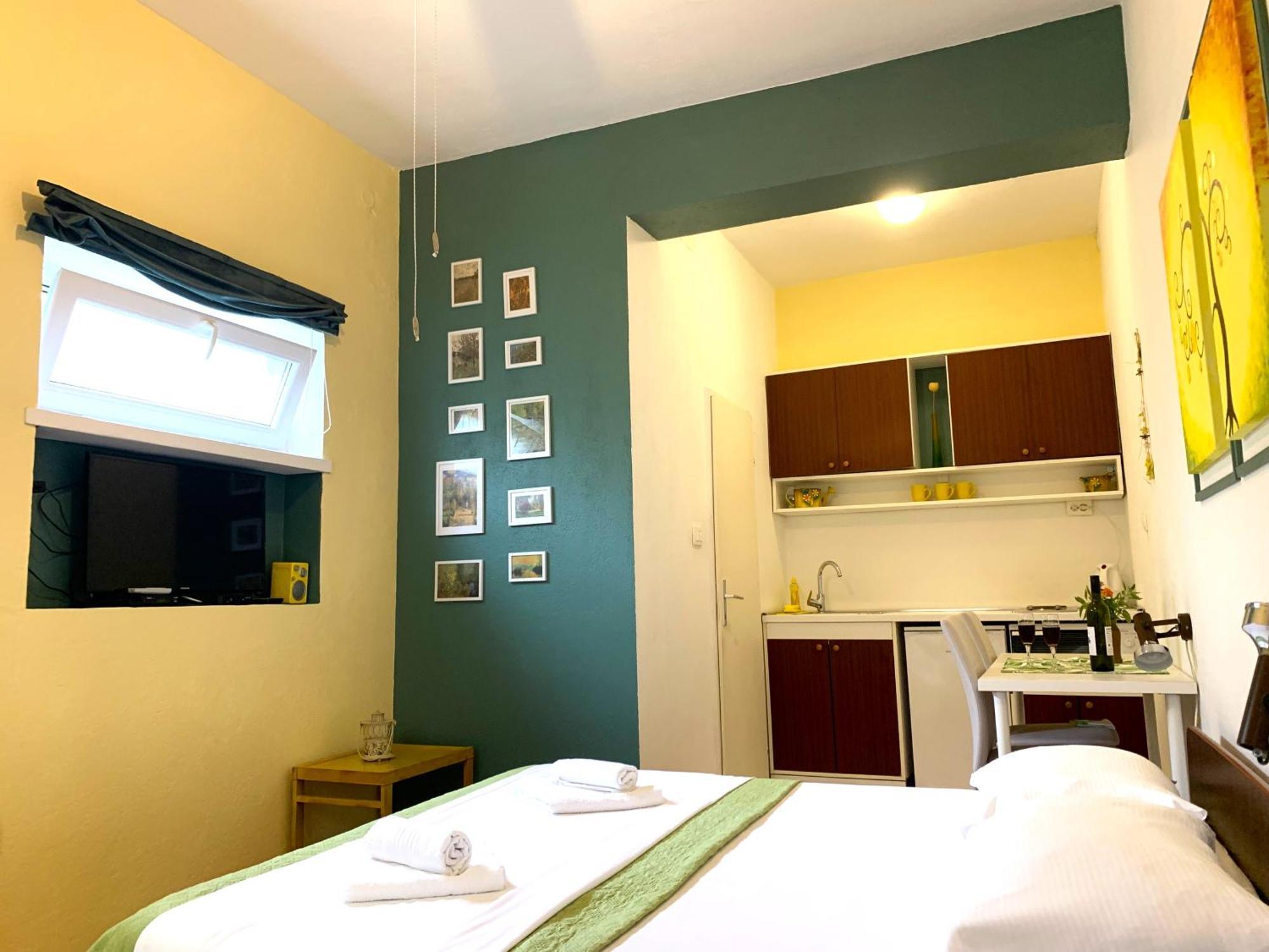 Apartments Garden House ポドゥゴラ エクステリア 写真