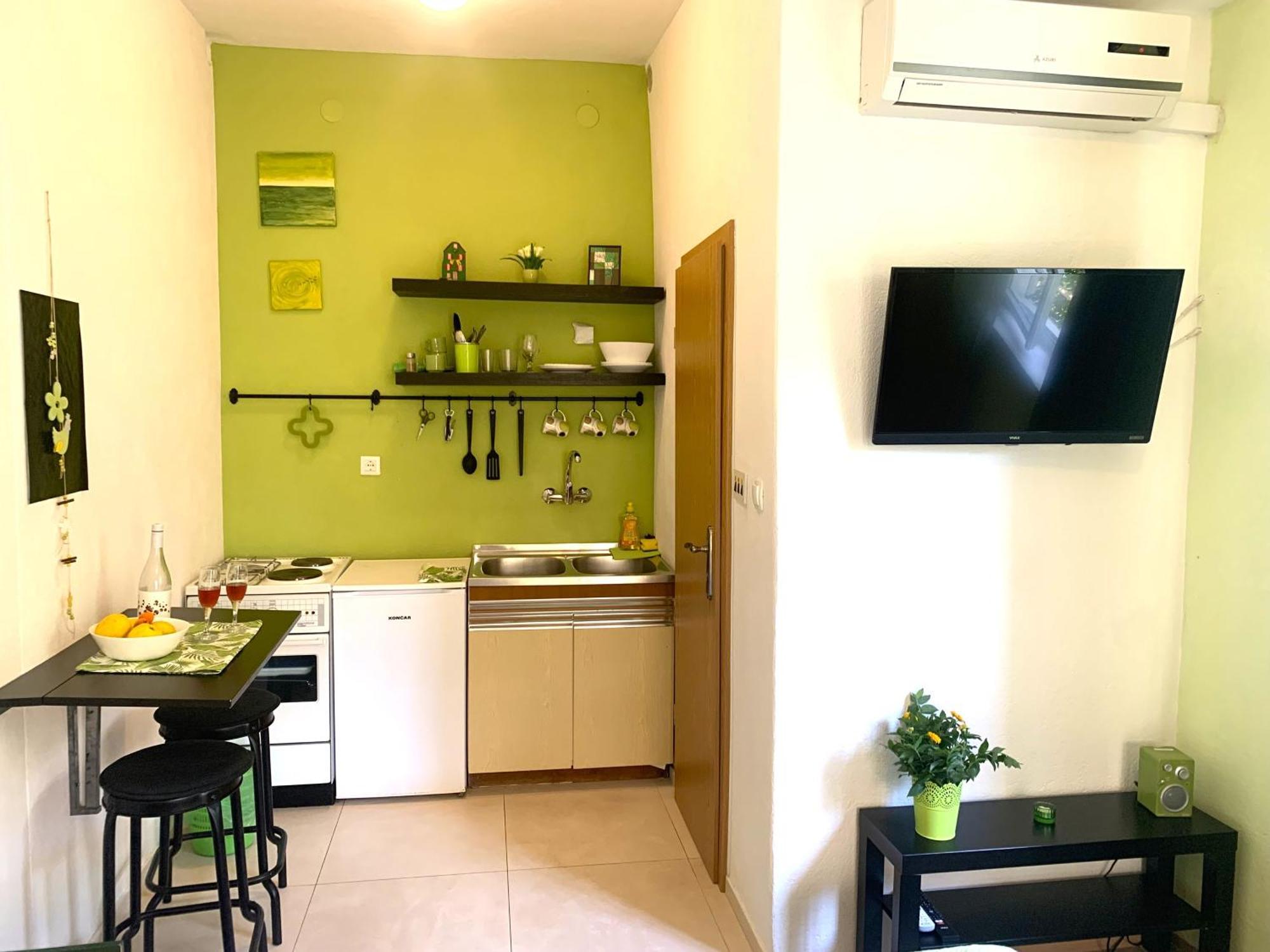 Apartments Garden House ポドゥゴラ 部屋 写真