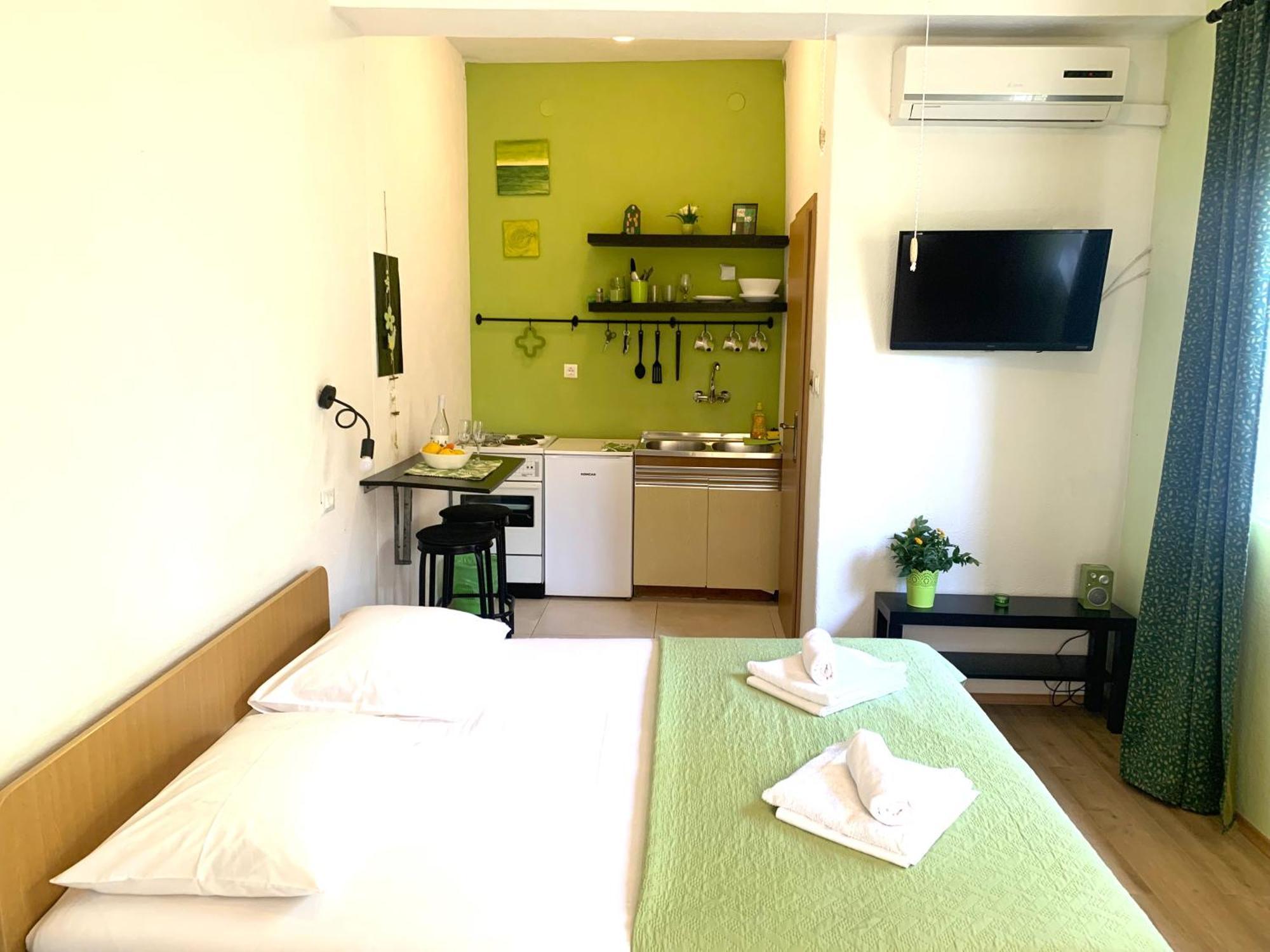 Apartments Garden House ポドゥゴラ エクステリア 写真